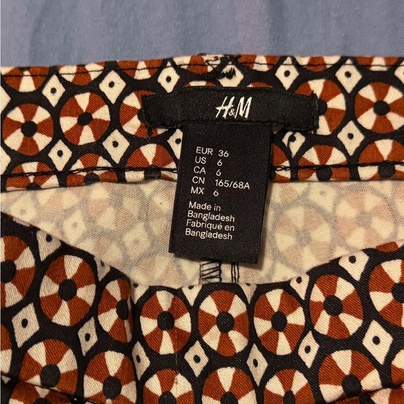 H&M Brown and White Patterned Pants - Picture 5 of 5